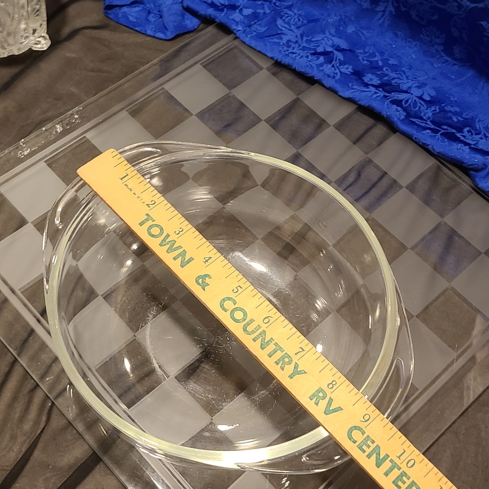 Pyrex Glass Dish - Picture 5 of 12